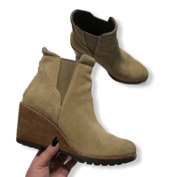 Sorel Shoes - Sorel After Hours Chelsea Suede Boots